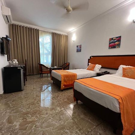 Ats Willingdon Hotel Kochi Kültér fotó