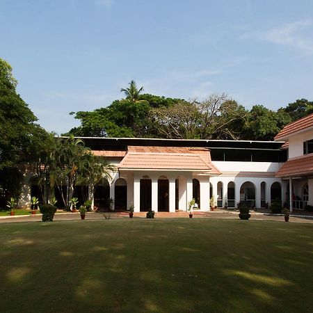 Ats Willingdon Hotel Kochi Kültér fotó