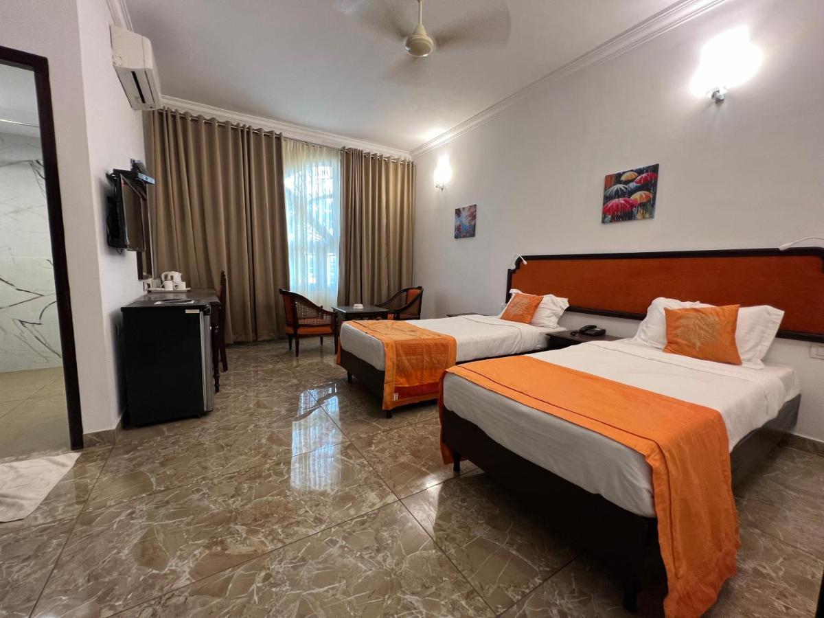 Ats Willingdon Hotel Kochi Kültér fotó