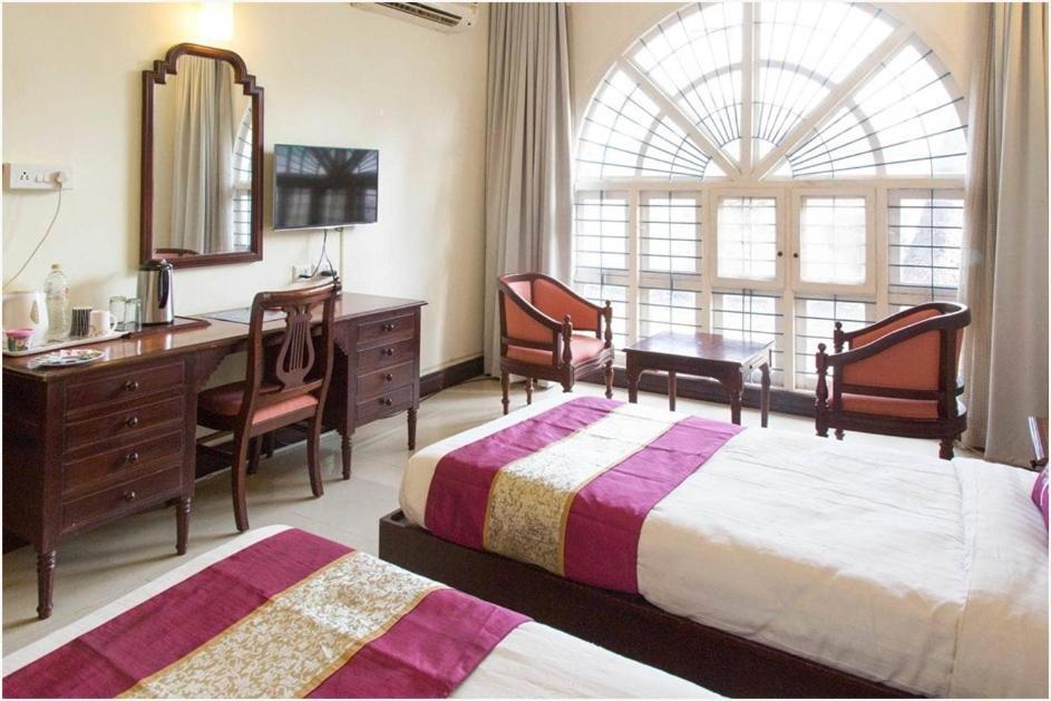 Ats Willingdon Hotel Kochi Kültér fotó