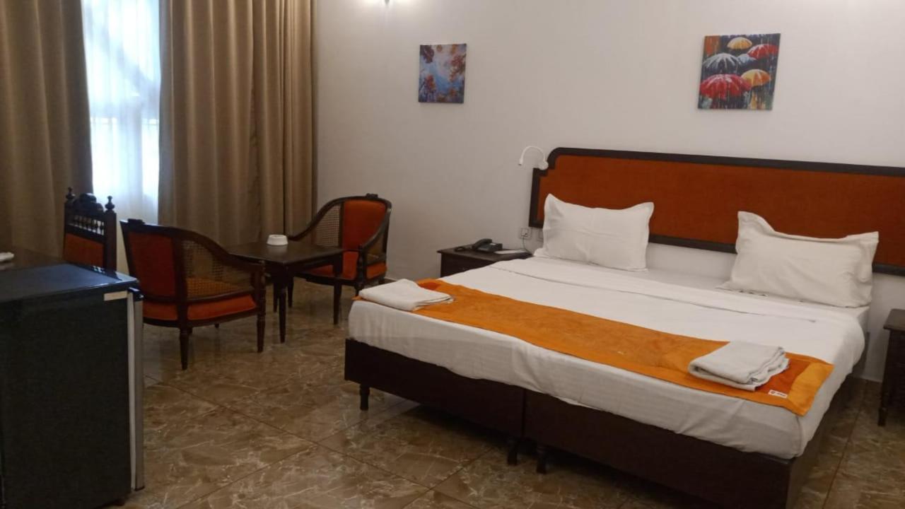 Ats Willingdon Hotel Kochi Kültér fotó
