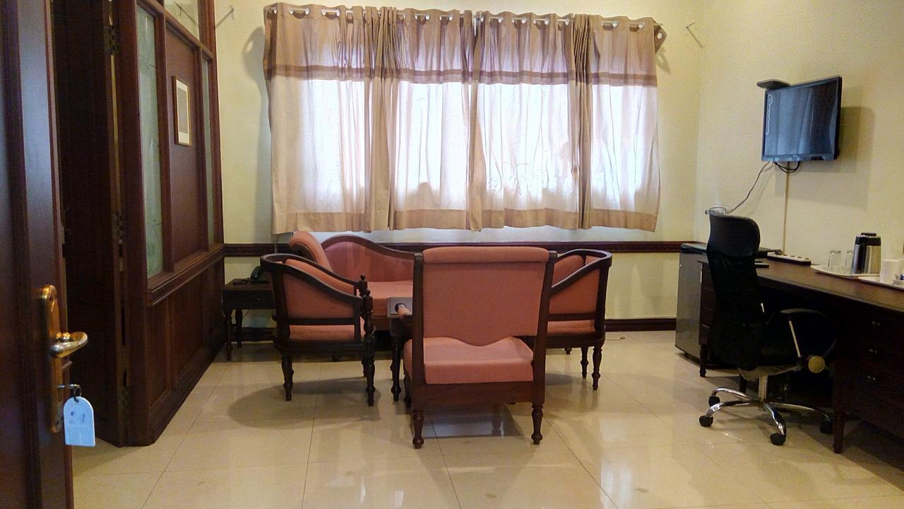 Ats Willingdon Hotel Kochi Kültér fotó