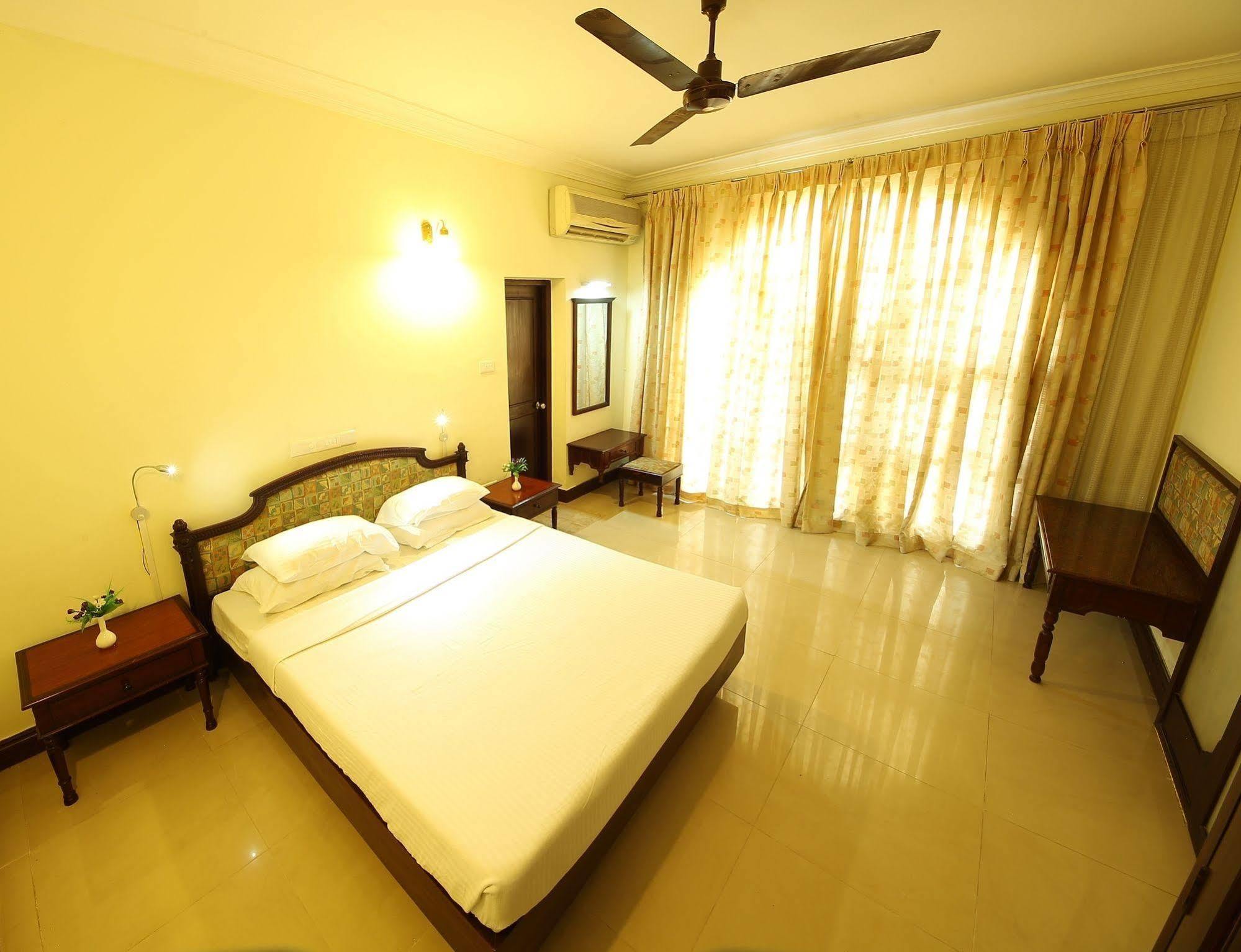 Ats Willingdon Hotel Kochi Kültér fotó