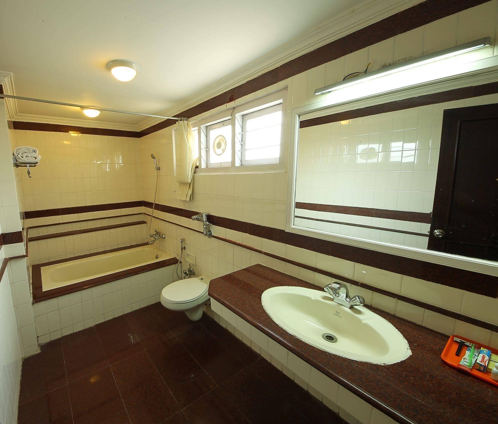 Ats Willingdon Hotel Kochi Kültér fotó