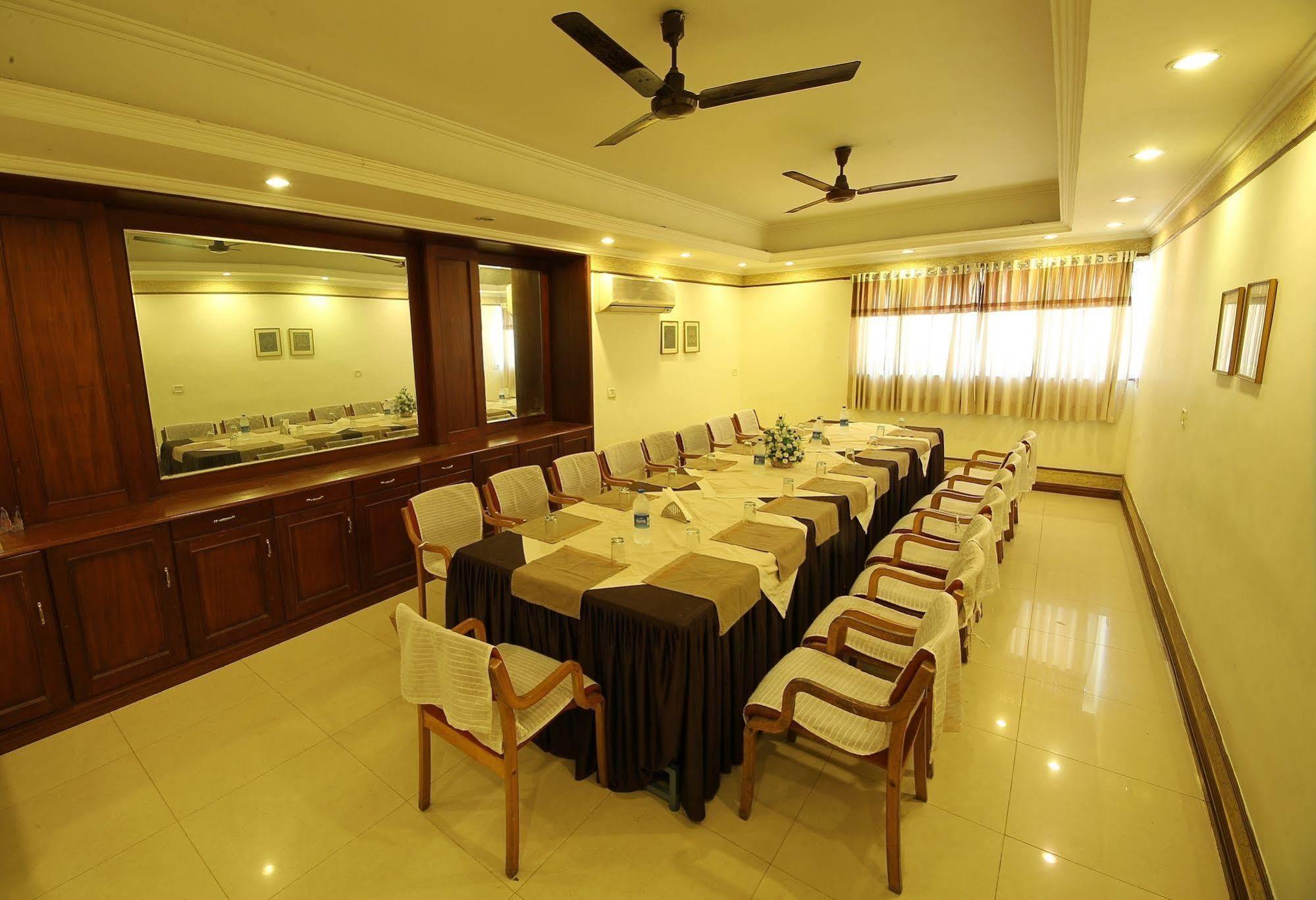 Ats Willingdon Hotel Kochi Kültér fotó